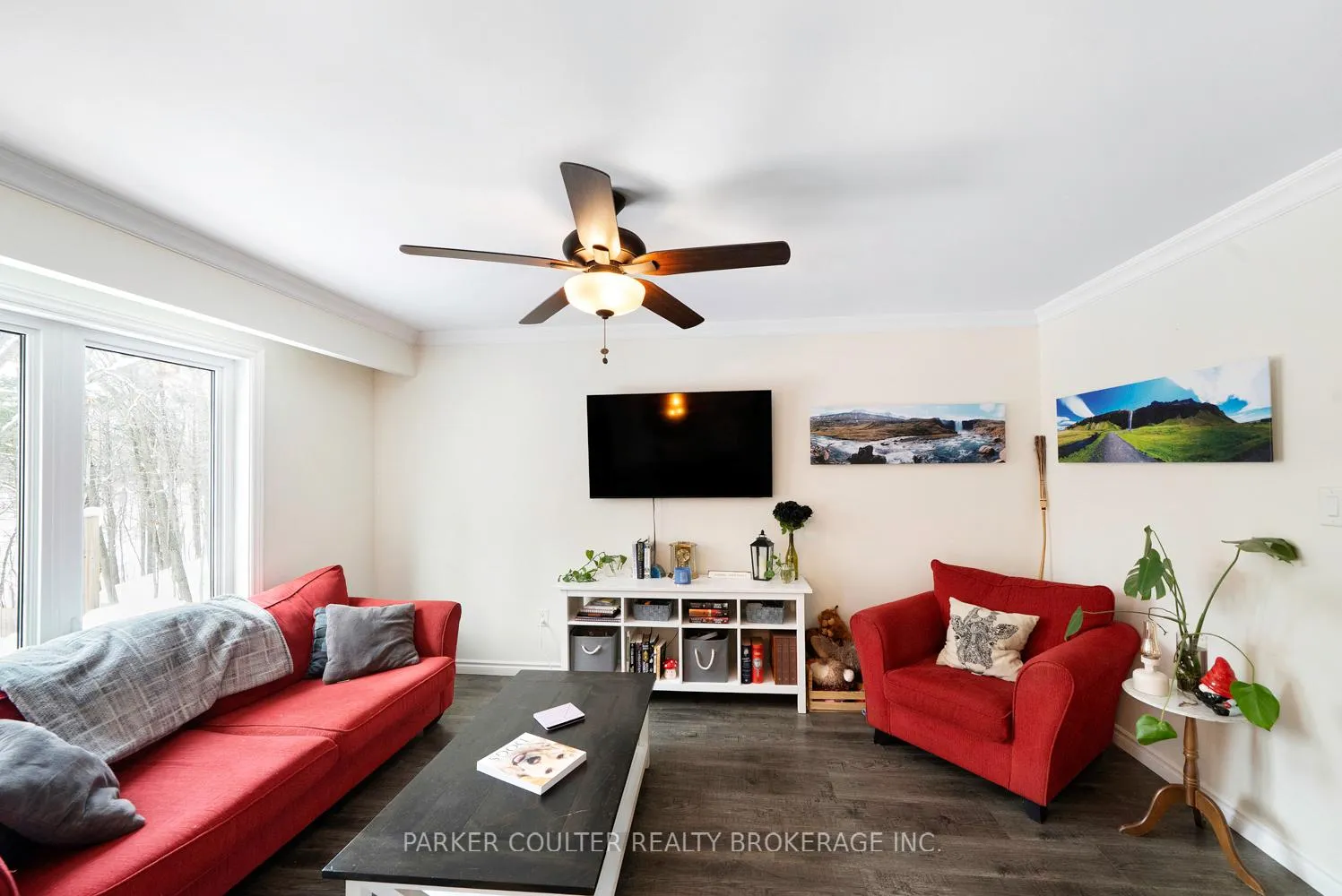Photo 5 of 69 Burns Circle, Barrie, Letitia Heights — HOMEH