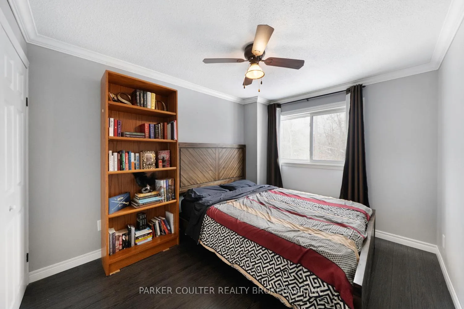 Photo 14 of 69 Burns Circle, Barrie, Letitia Heights — HOMEH