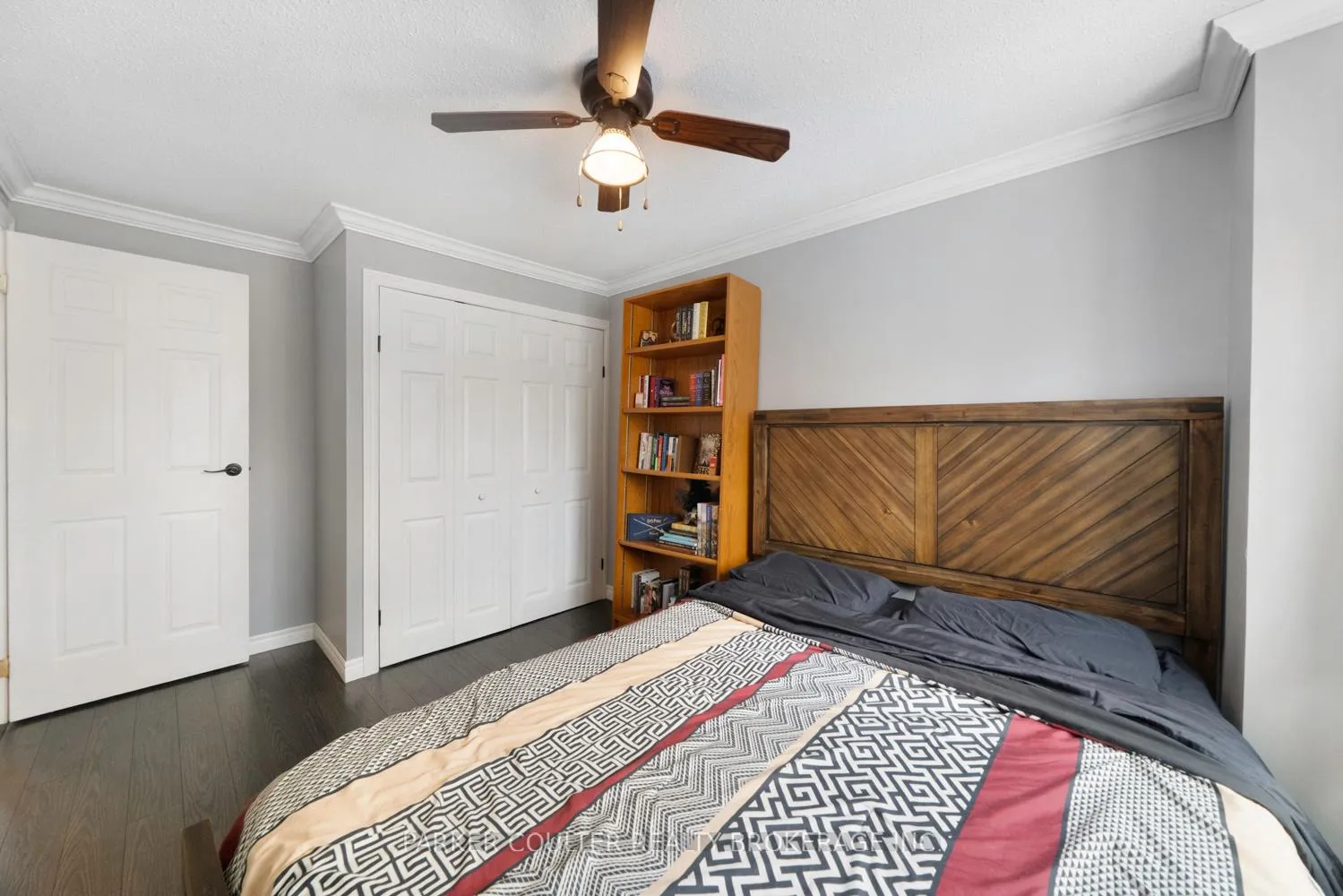 Photo 15 of 69 Burns Circle, Barrie, Letitia Heights — HOMEH