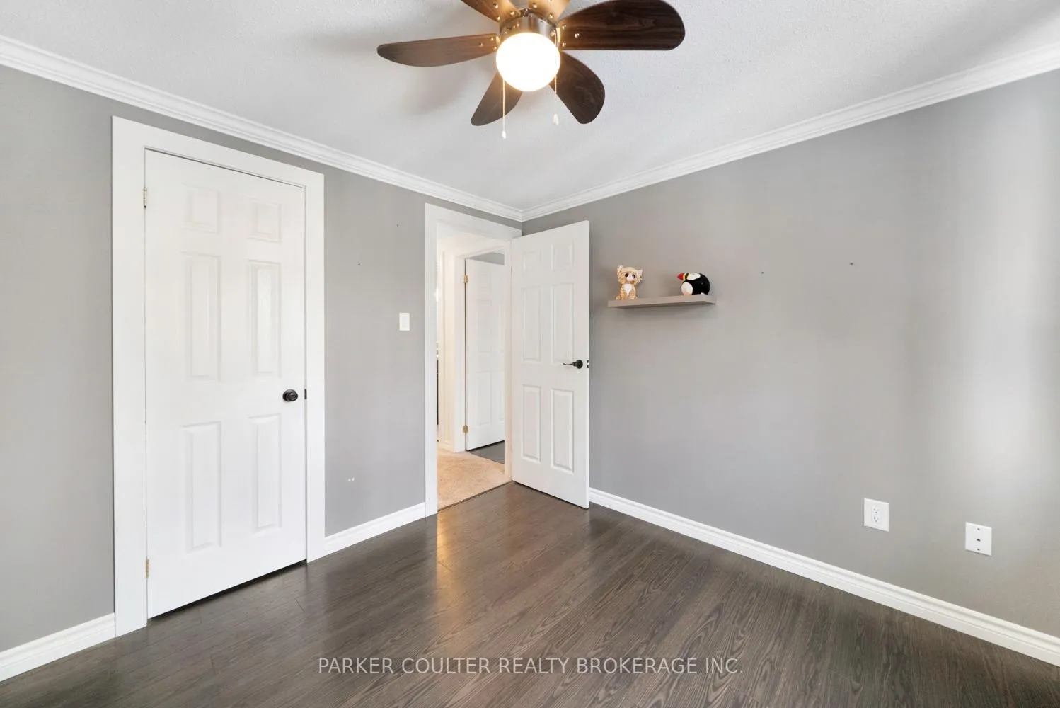 Photo 17 of 69 Burns Circle, Barrie, Letitia Heights — HOMEH