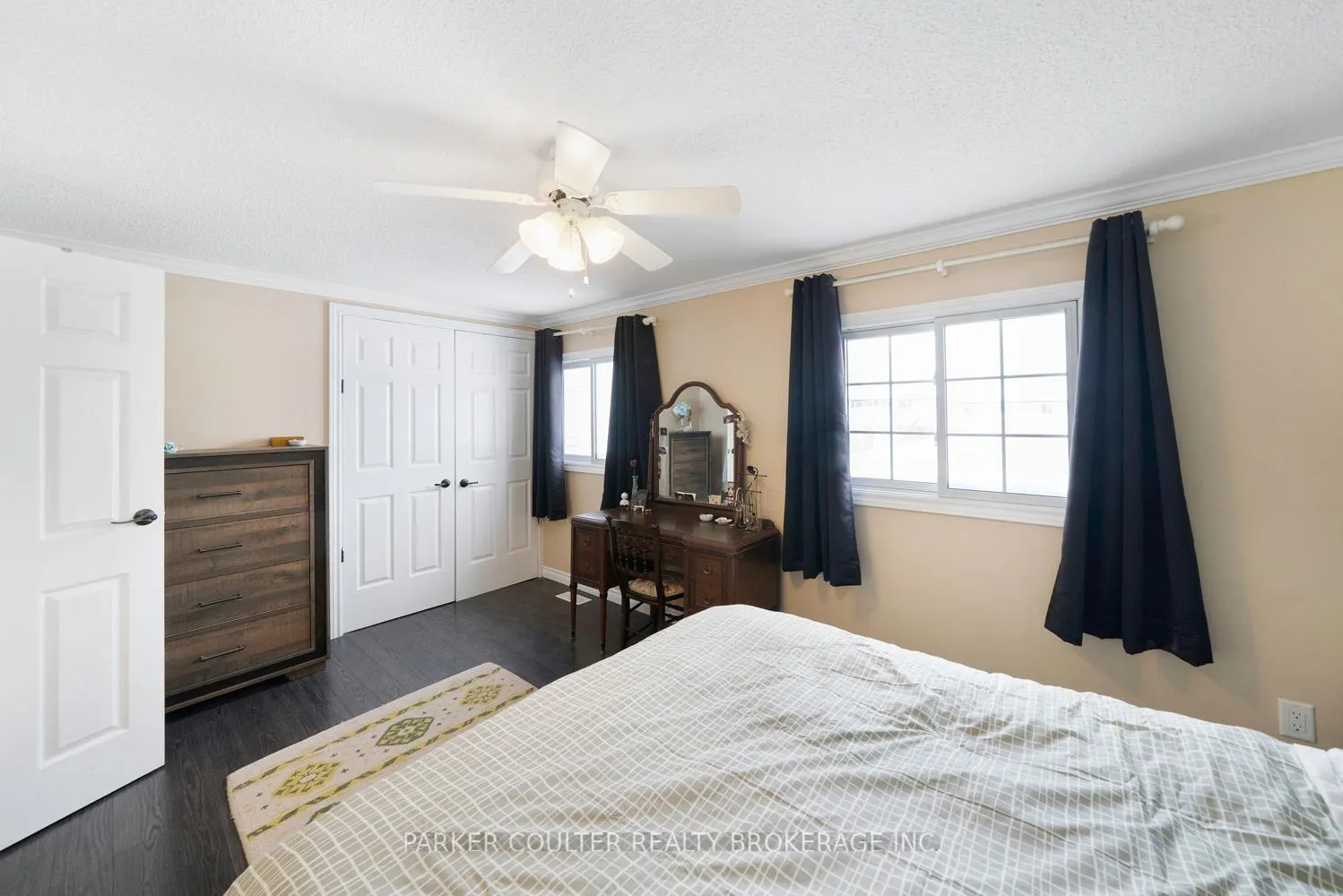 Photo 19 of 69 Burns Circle, Barrie, Letitia Heights — HOMEH
