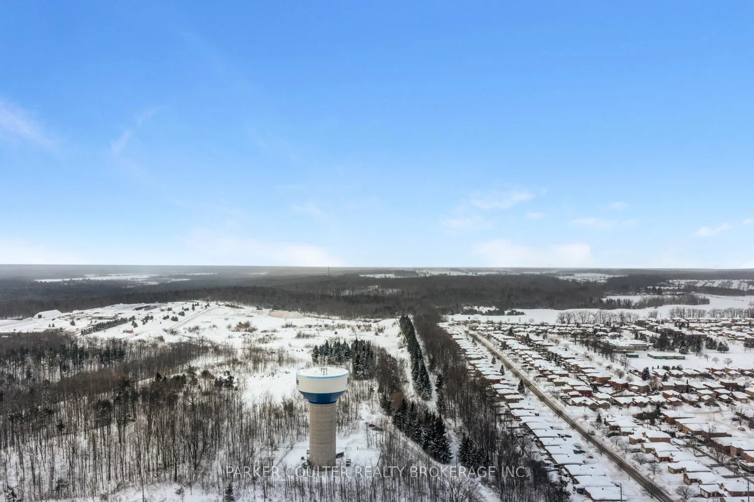 Photo 34 of 69 Burns Circle, Barrie, Letitia Heights — HOMEH