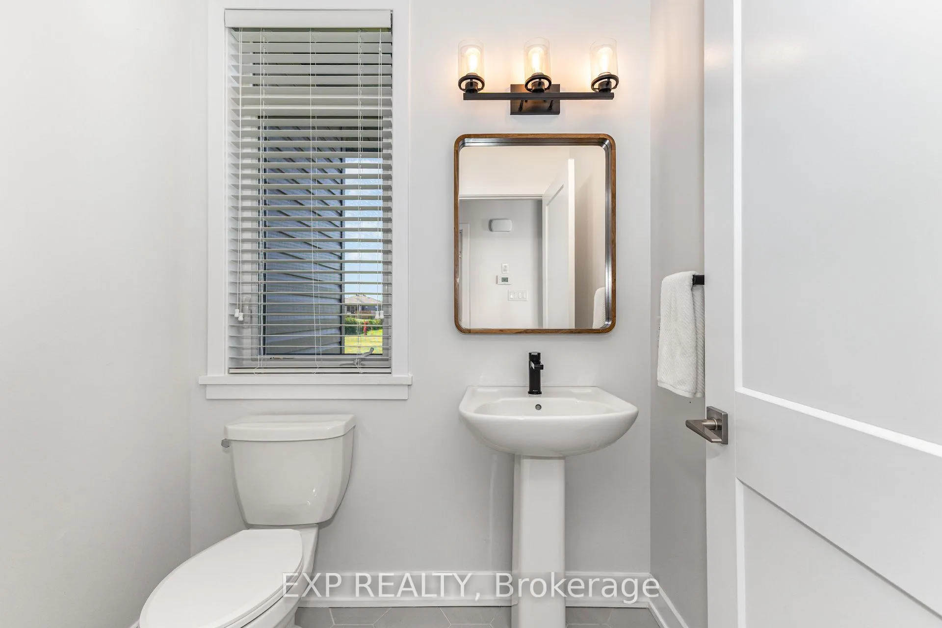 Photo 19 of 145 Harold Jones Way, Beckwith, Beckwith Twp — HOMEH