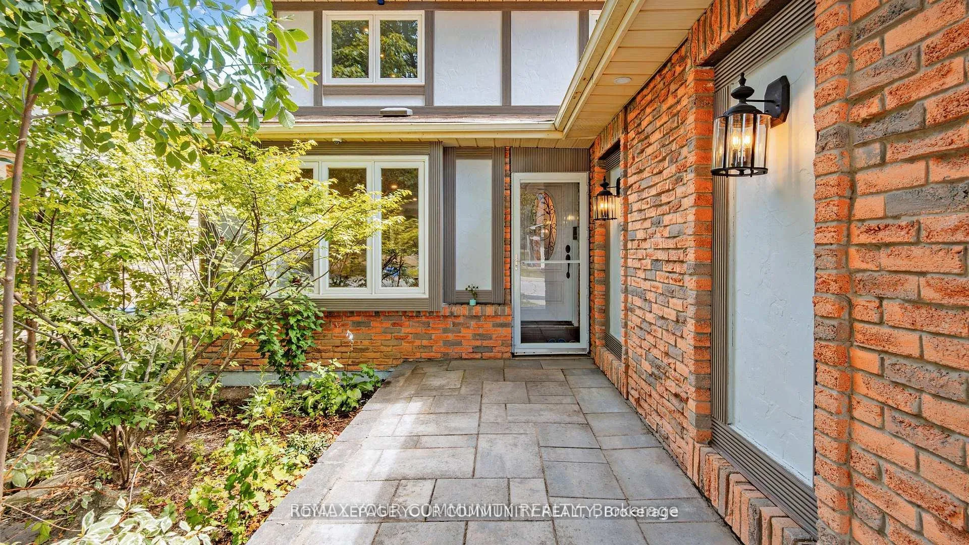 Photo 4 of 57 Braeburn Drive, Markham, Aileen-Willowbrook — HOMEH
