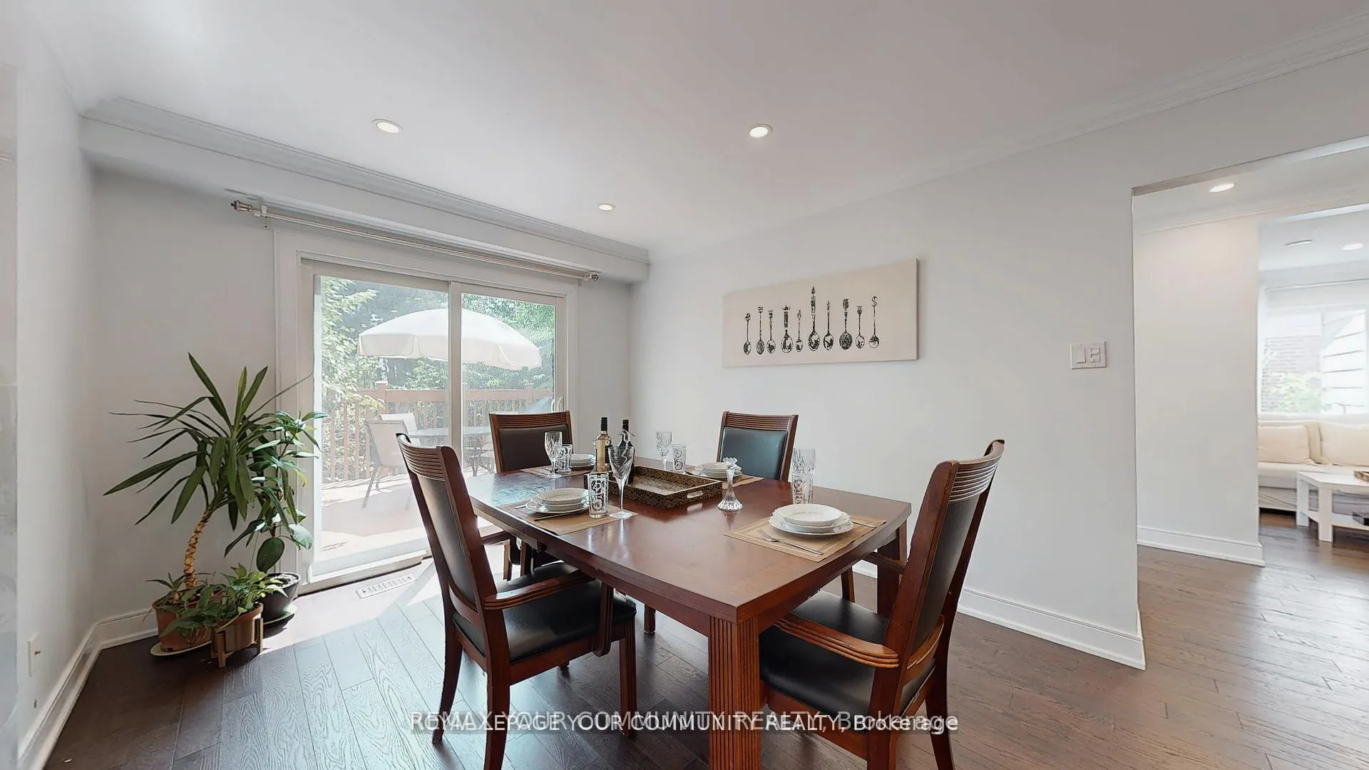 Photo 7 of 57 Braeburn Drive, Markham, Aileen-Willowbrook — HOMEH