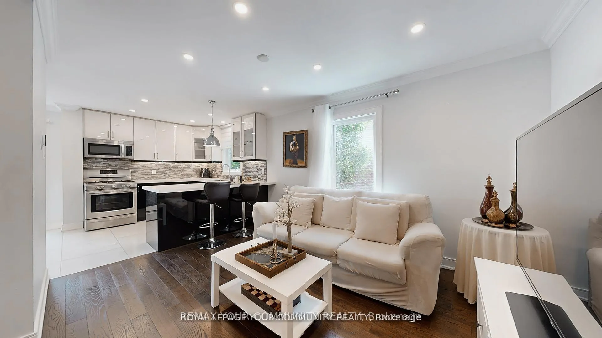 Photo 9 of 57 Braeburn Drive, Markham, Aileen-Willowbrook — HOMEH