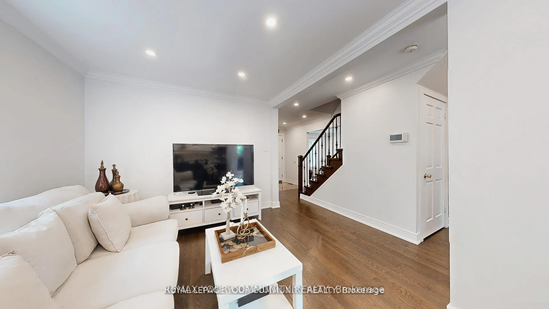 Photo 10 of 57 Braeburn Drive, Markham, Aileen-Willowbrook — HOMEH