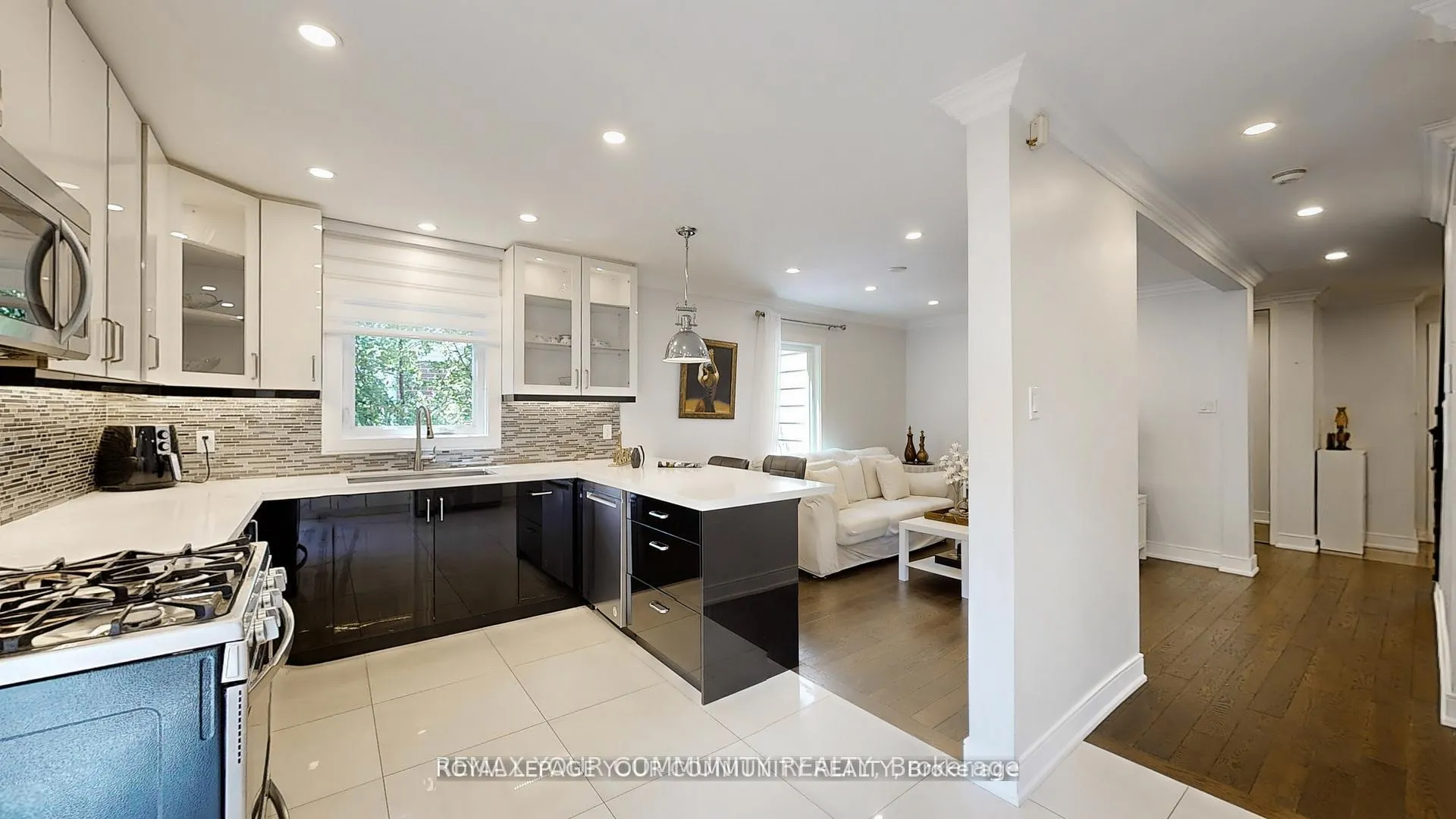 Photo 13 of 57 Braeburn Drive, Markham, Aileen-Willowbrook — HOMEH