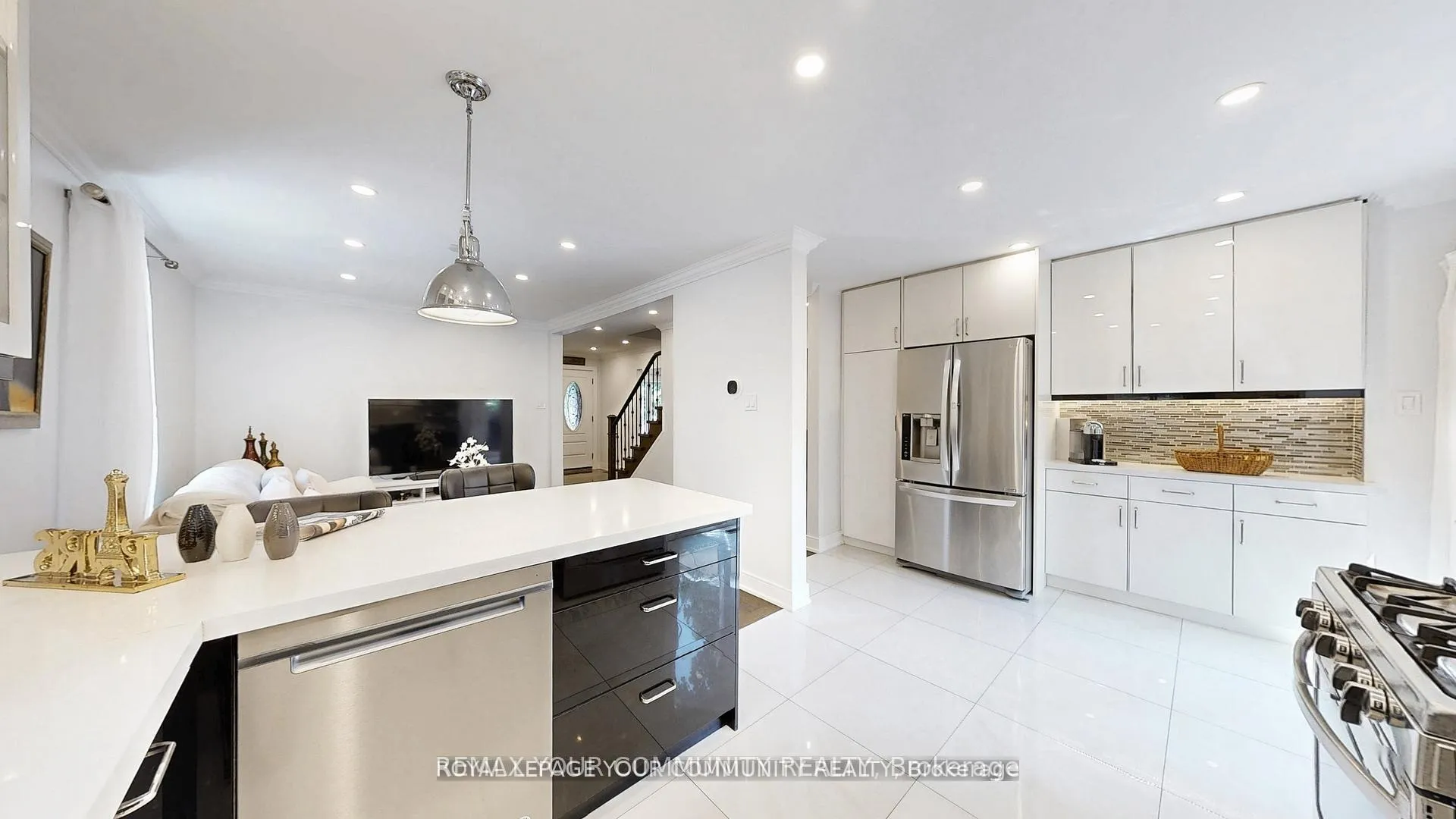 Photo 14 of 57 Braeburn Drive, Markham, Aileen-Willowbrook — HOMEH