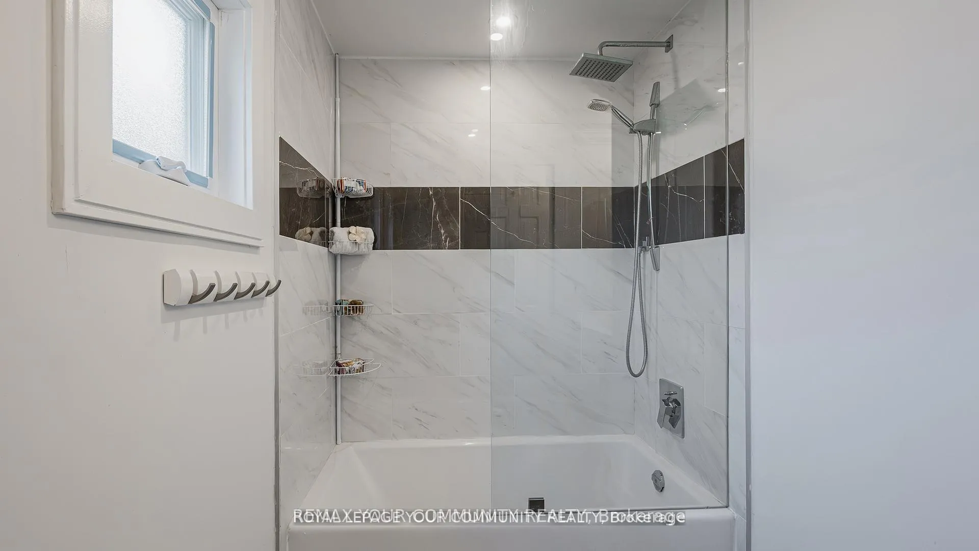 Photo 21 of 57 Braeburn Drive, Markham, Aileen-Willowbrook — HOMEH