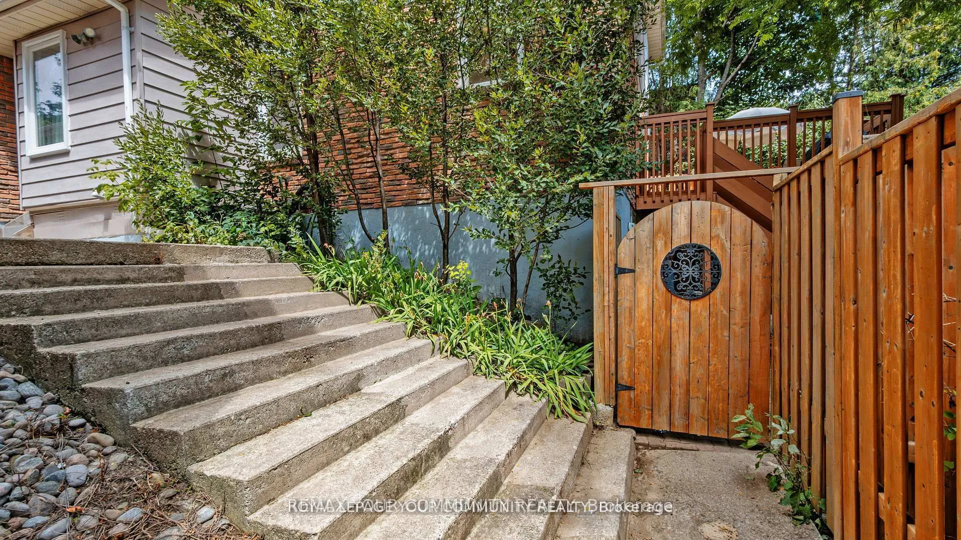 Photo 36 of 57 Braeburn Drive, Markham, Aileen-Willowbrook — HOMEH