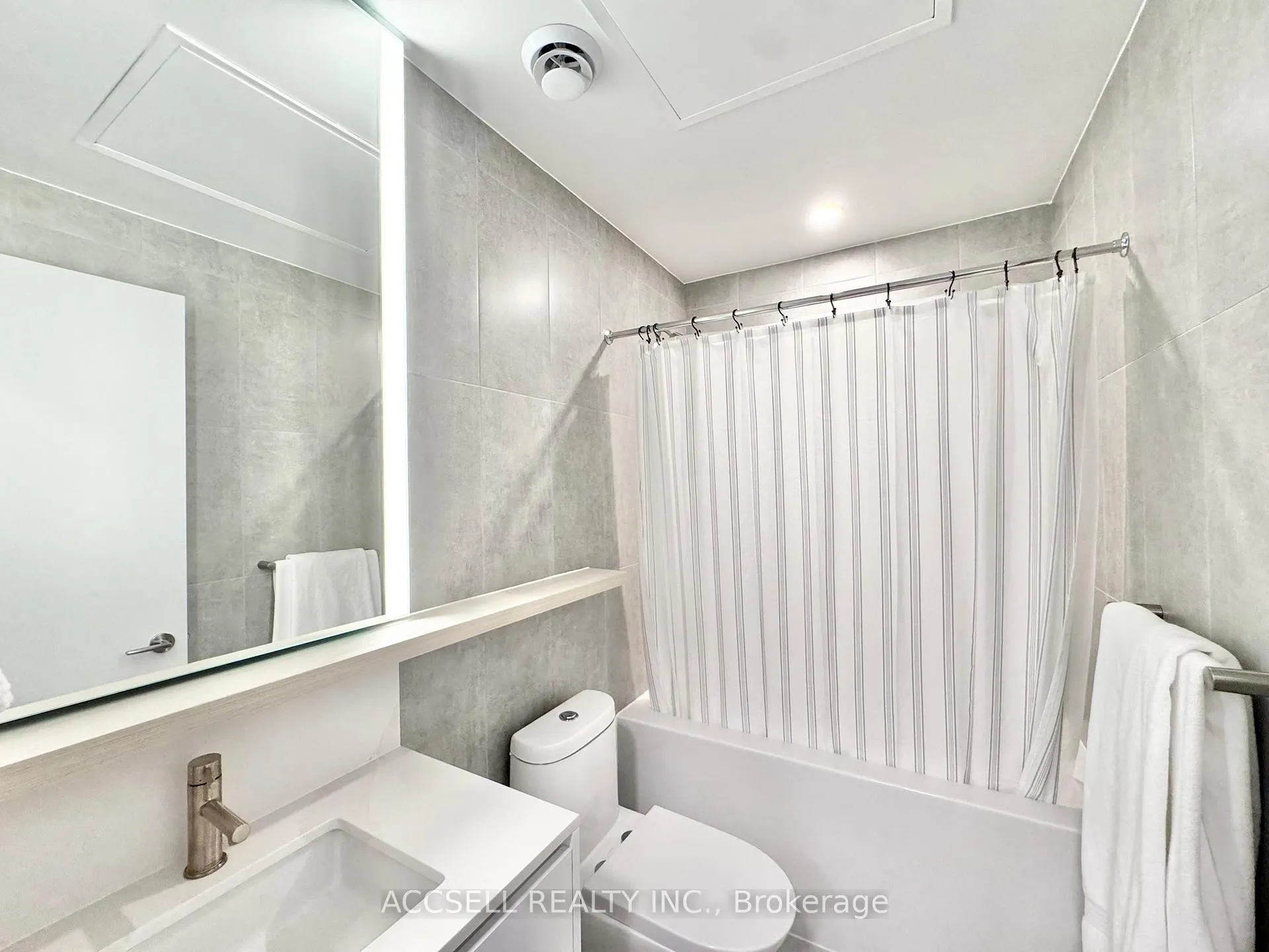 Photo 10 of Unit N304, 30 Bent Tree Drive, Vaughan, Vaughan Corporate Centre — HOMEH