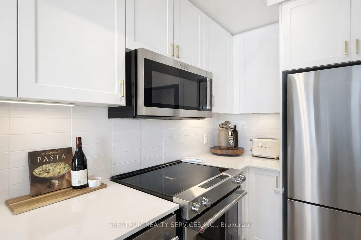Photo 7 of Unit 907, 9000 Jane Street, Vaughan, Concord — HOMEH