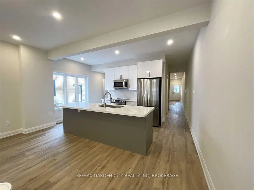 Photo 5 of Unit 2-UPPER LEVEL, 13 Valley Road, St. Catharines, Western Hill — HOMEH
