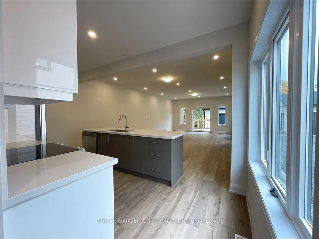 Photo 7 of Unit 2-UPPER LEVEL, 13 Valley Road, St. Catharines, Western Hill — HOMEH