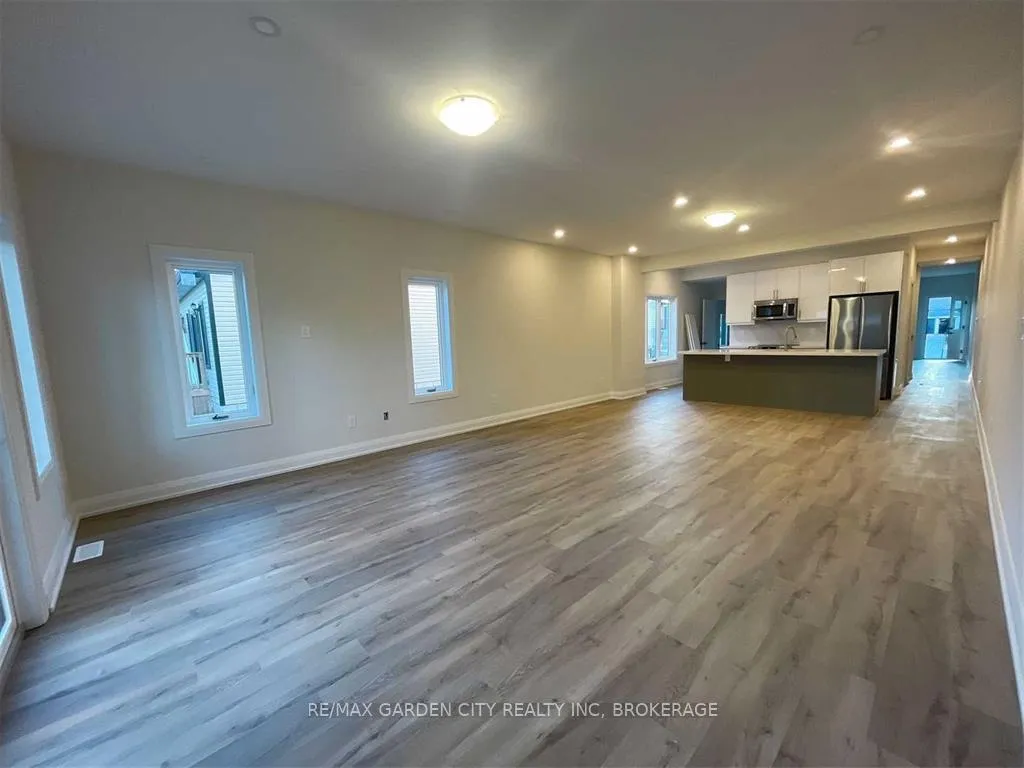 Photo 8 of Unit 2-UPPER LEVEL, 13 Valley Road, St. Catharines, Western Hill — HOMEH