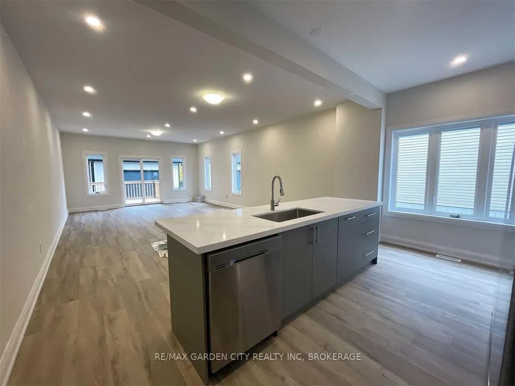 Photo 10 of Unit 2-UPPER LEVEL, 13 Valley Road, St. Catharines, Western Hill — HOMEH