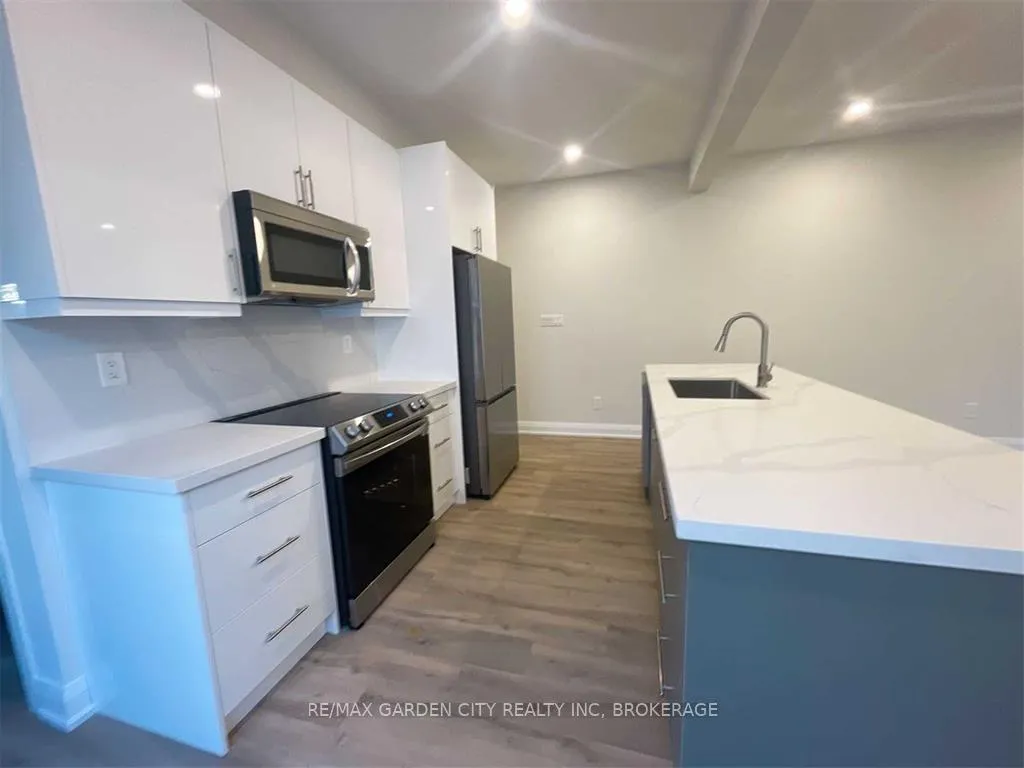 Photo 11 of Unit 2-UPPER LEVEL, 13 Valley Road, St. Catharines, Western Hill — HOMEH