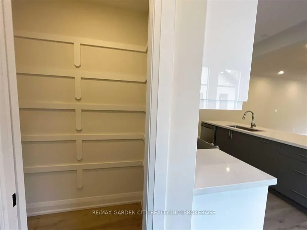 Photo 13 of Unit 2-UPPER LEVEL, 13 Valley Road, St. Catharines, Western Hill — HOMEH