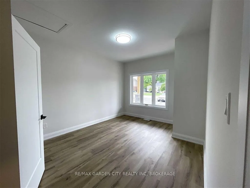 Photo 14 of Unit 2-UPPER LEVEL, 13 Valley Road, St. Catharines, Western Hill — HOMEH