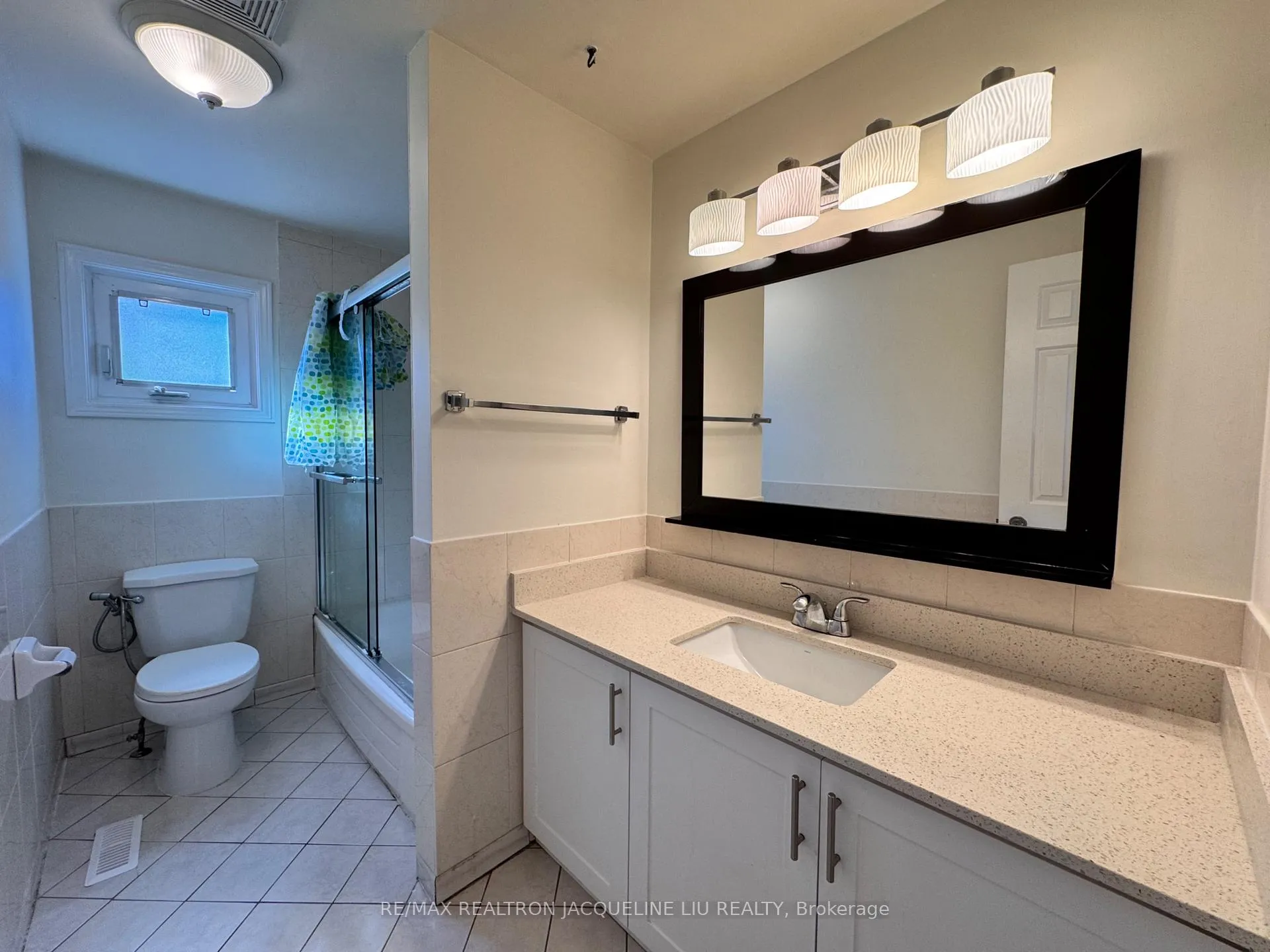 Photo 11 of 45 Breckonwood Crescent, Markham, Aileen-Willowbrook — HOMEH
