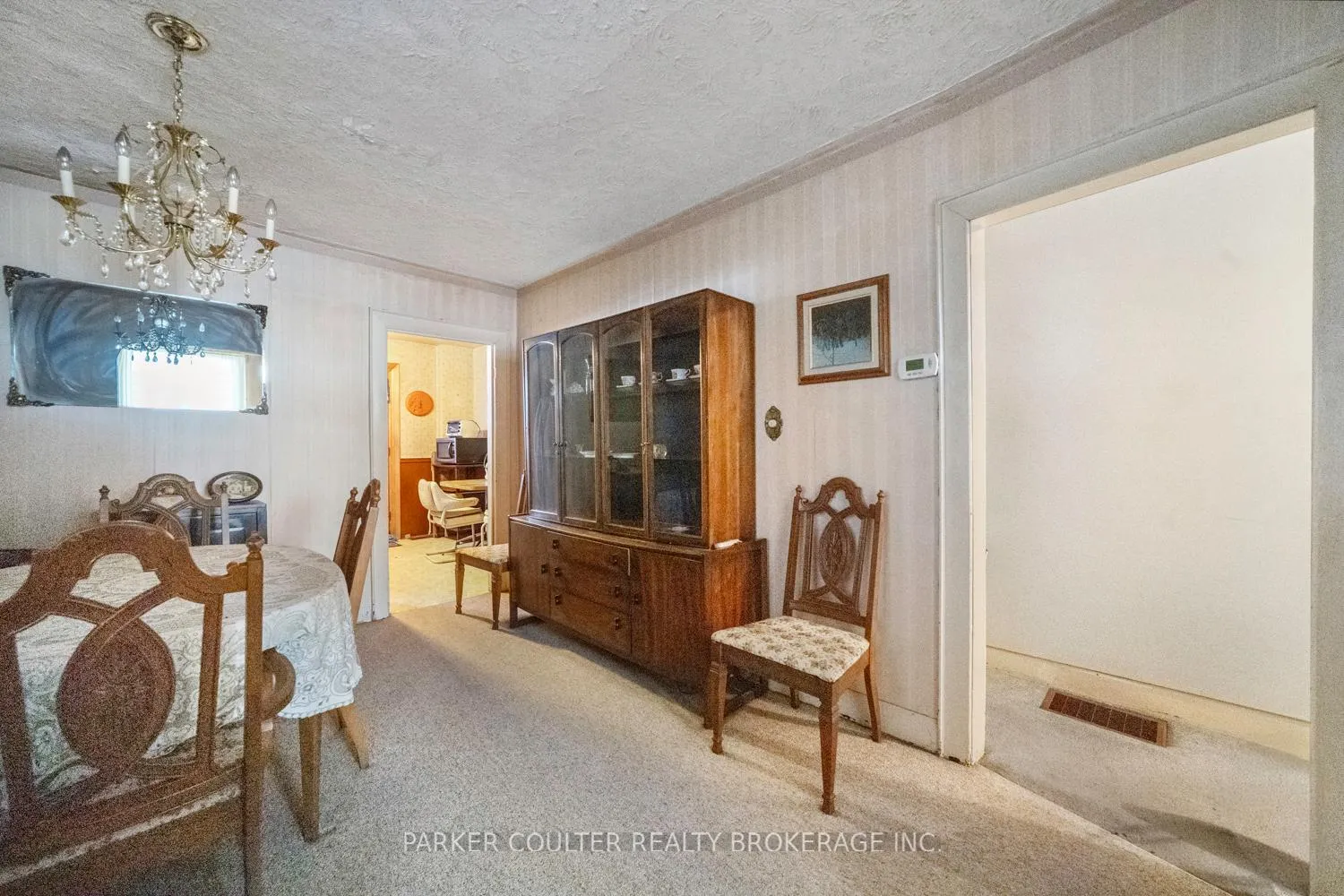 Photo 8 of 26 Larchmount Avenue, Toronto, South Riverdale — HOMEH