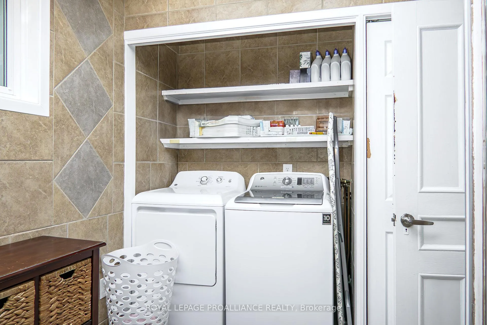 Photo 26 of 146 Creswell Drive, Quinte West, Trenton Ward — HOMEH