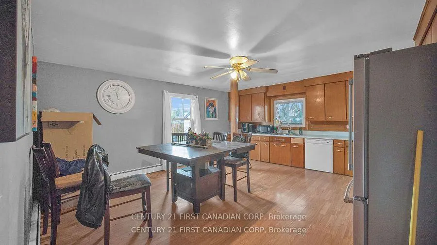 Photo 4 of 19 Montgomery Drive, Chatham-Kent, Wallaceburg — HOMEH
