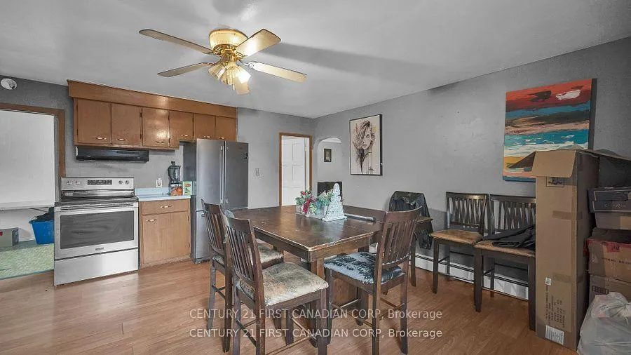 Photo 5 of 19 Montgomery Drive, Chatham-Kent, Wallaceburg — HOMEH