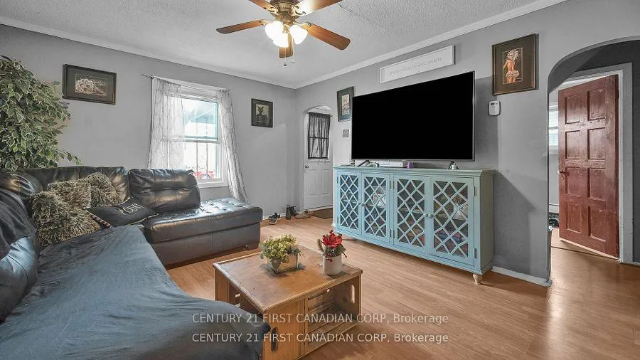 Photo 10 of 19 Montgomery Drive, Chatham-Kent, Wallaceburg — HOMEH