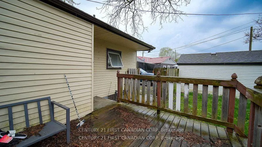 Photo 20 of 19 Montgomery Drive, Chatham-Kent, Wallaceburg — HOMEH