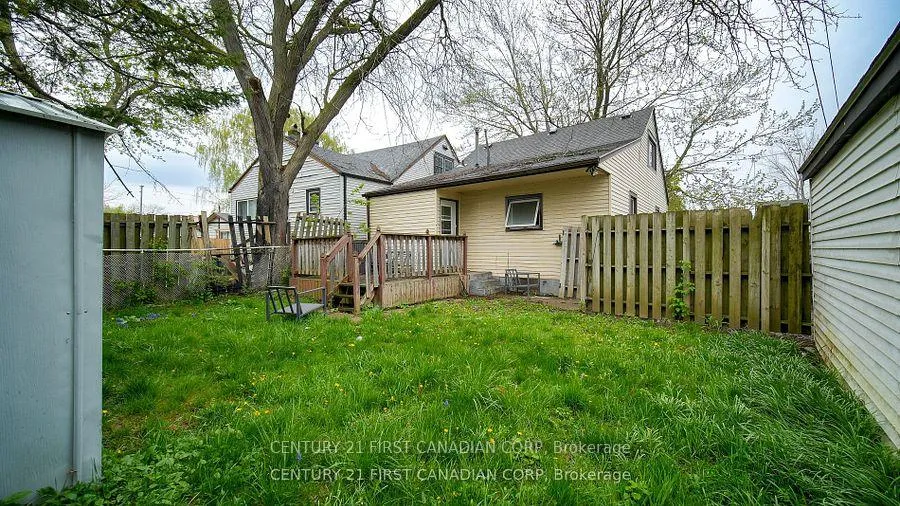 Photo 21 of 19 Montgomery Drive, Chatham-Kent, Wallaceburg — HOMEH