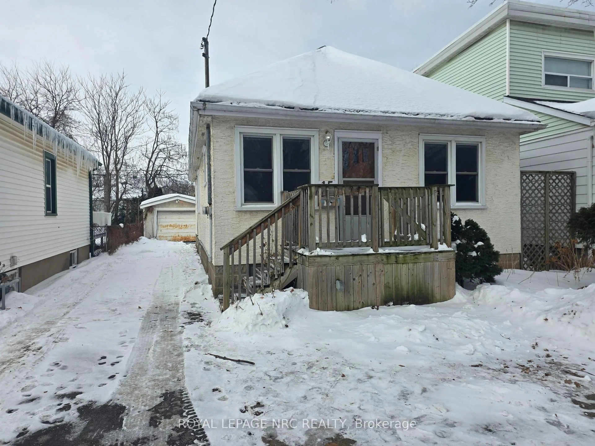 Photo 2 of 15 Mildred Avenue, St. Catharines, Haig — HOMEH