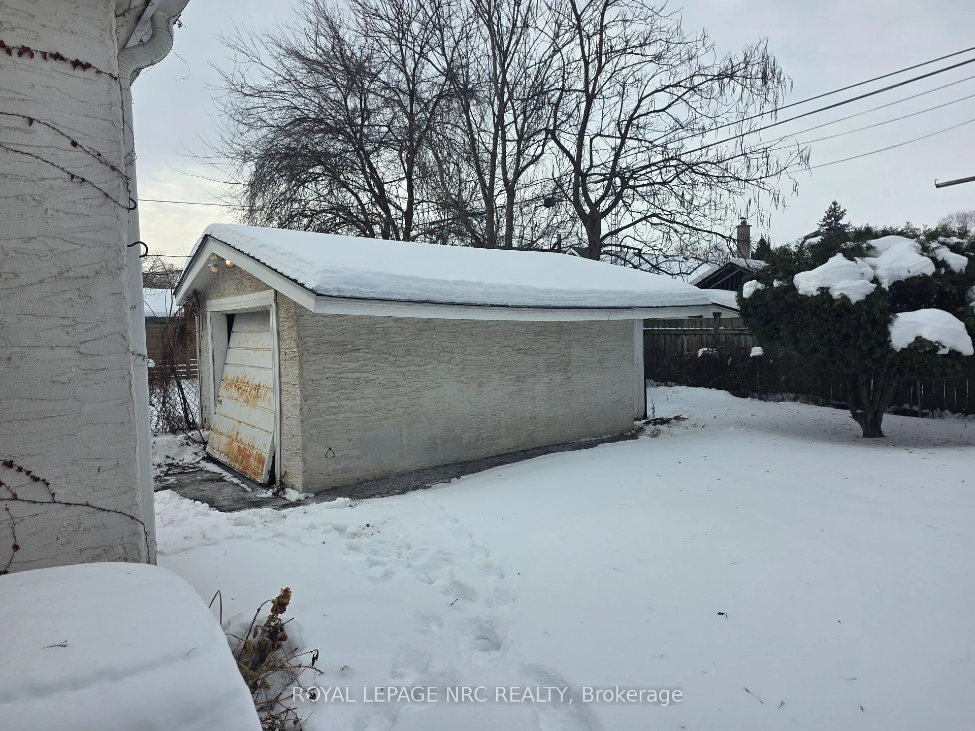 Photo 3 of 15 Mildred Avenue, St. Catharines, Haig — HOMEH