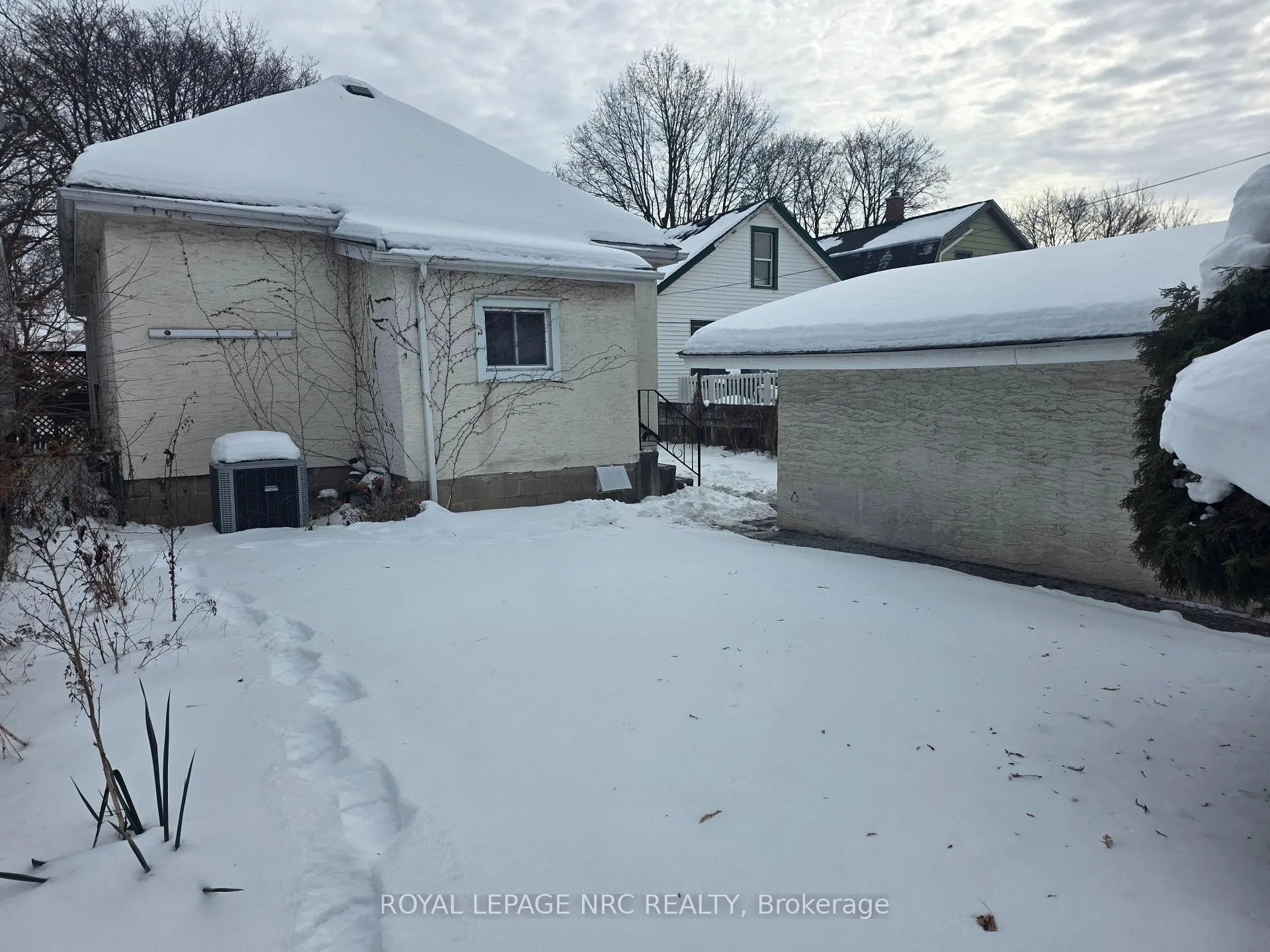 Photo 5 of 15 Mildred Avenue, St. Catharines, Haig — HOMEH