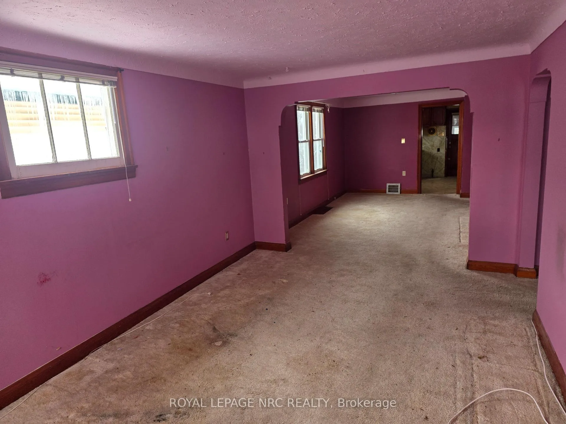 Photo 10 of 15 Mildred Avenue, St. Catharines, Haig — HOMEH