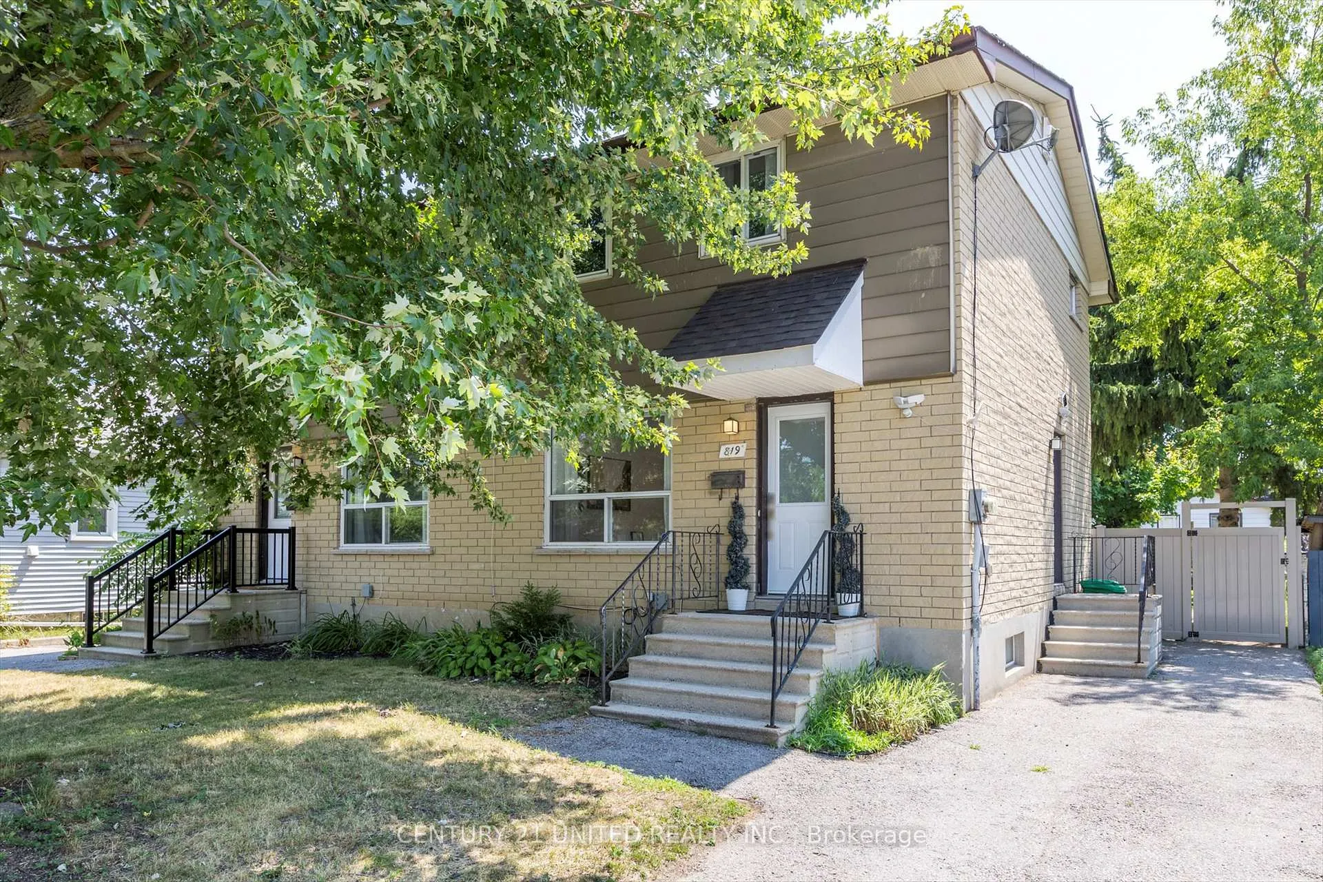 Photo 2 of 819 Cameron Street, Peterborough, Otonabee Ward 1 — HOMEH