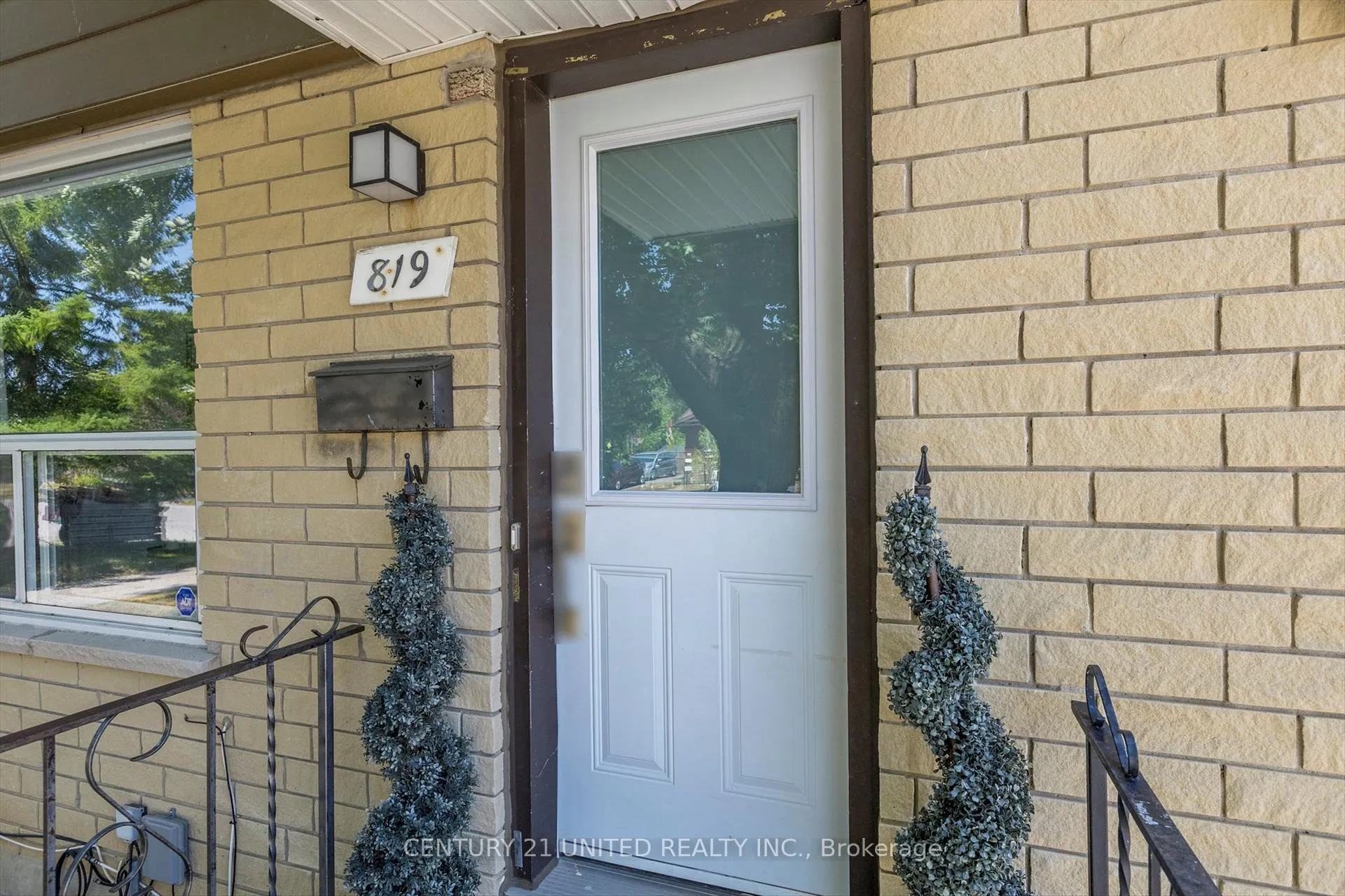 Photo 4 of 819 Cameron Street, Peterborough, Otonabee Ward 1 — HOMEH