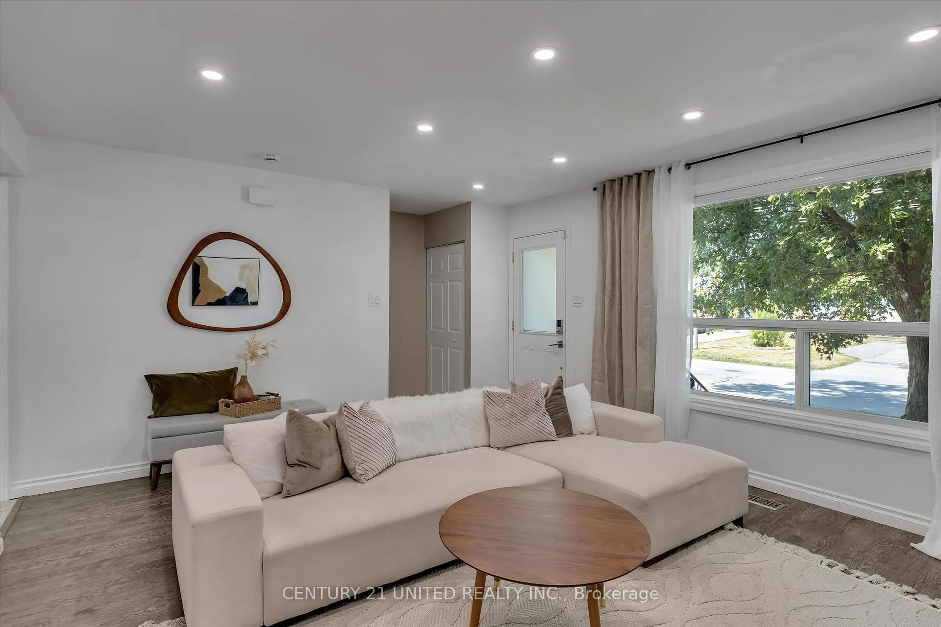Photo 9 of 819 Cameron Street, Peterborough, Otonabee Ward 1 — HOMEH