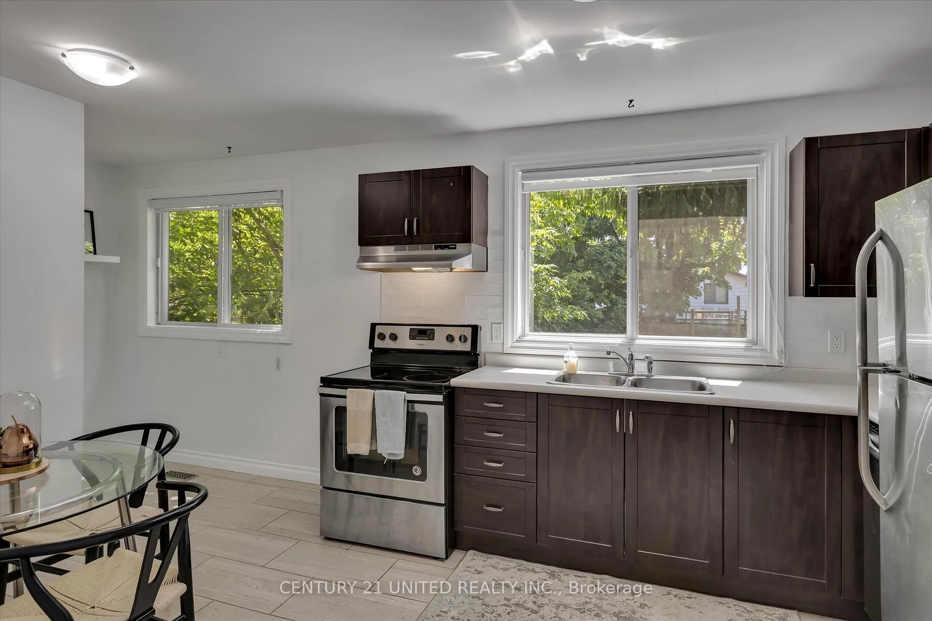 Photo 11 of 819 Cameron Street, Peterborough, Otonabee Ward 1 — HOMEH