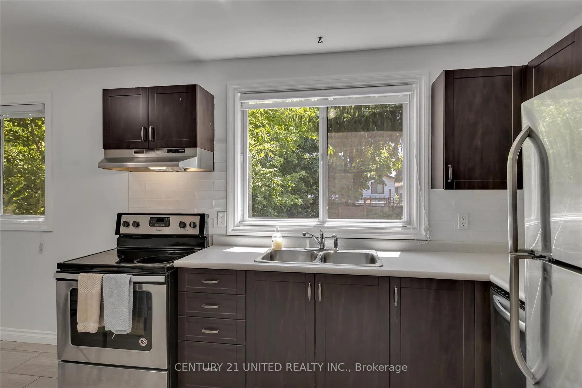Photo 12 of 819 Cameron Street, Peterborough, Otonabee Ward 1 — HOMEH