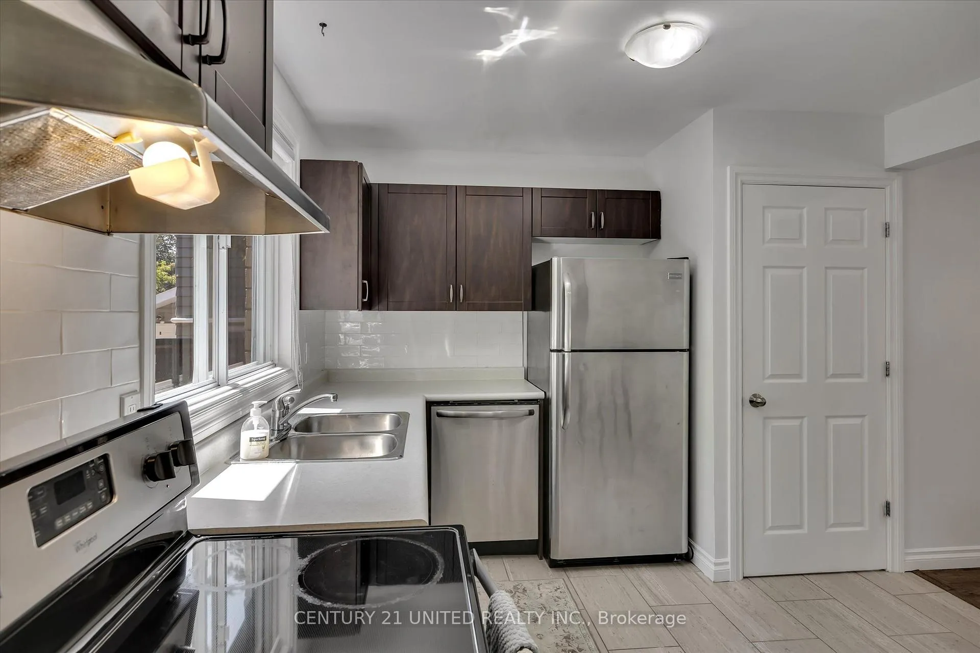 Photo 14 of 819 Cameron Street, Peterborough, Otonabee Ward 1 — HOMEH