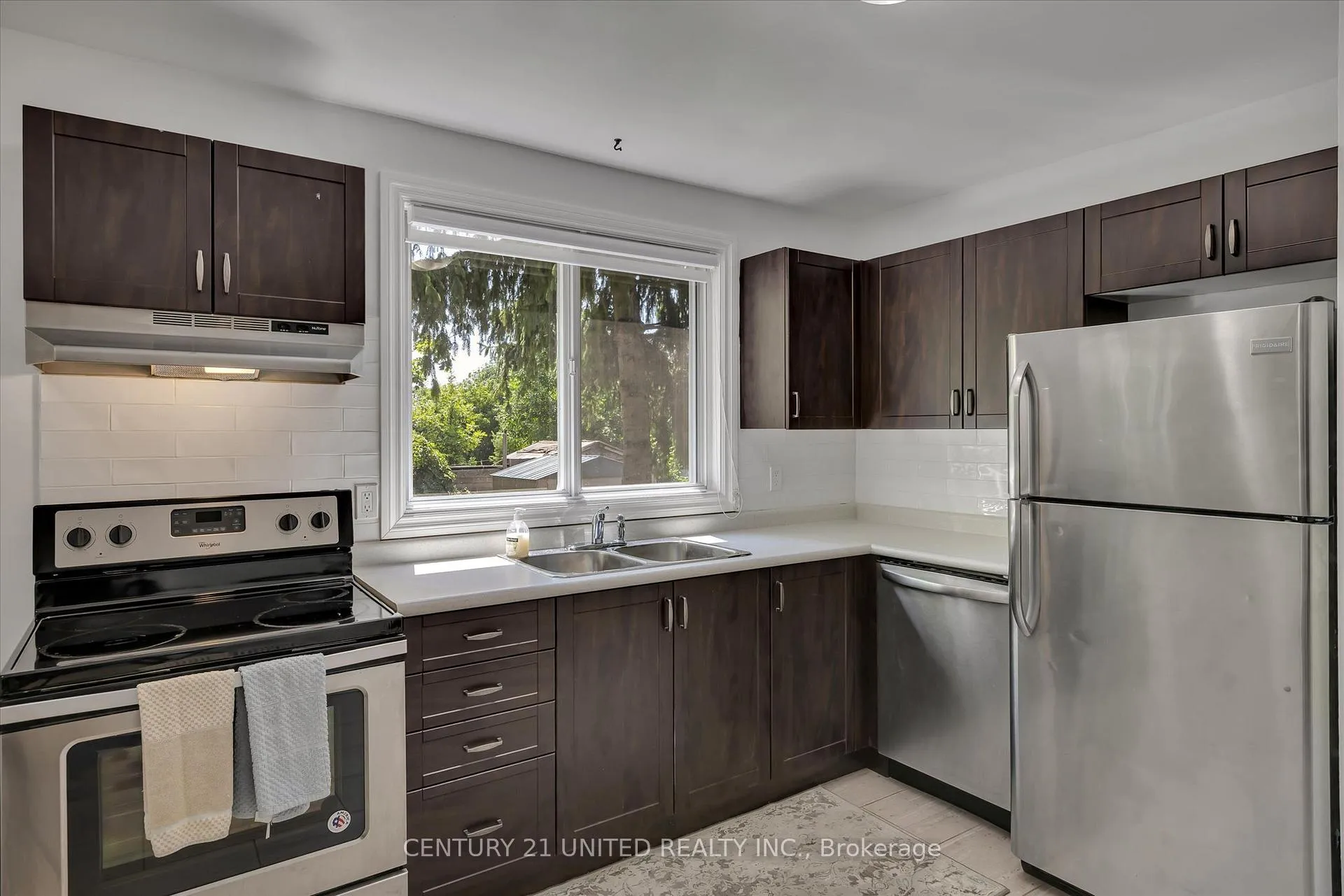 Photo 16 of 819 Cameron Street, Peterborough, Otonabee Ward 1 — HOMEH