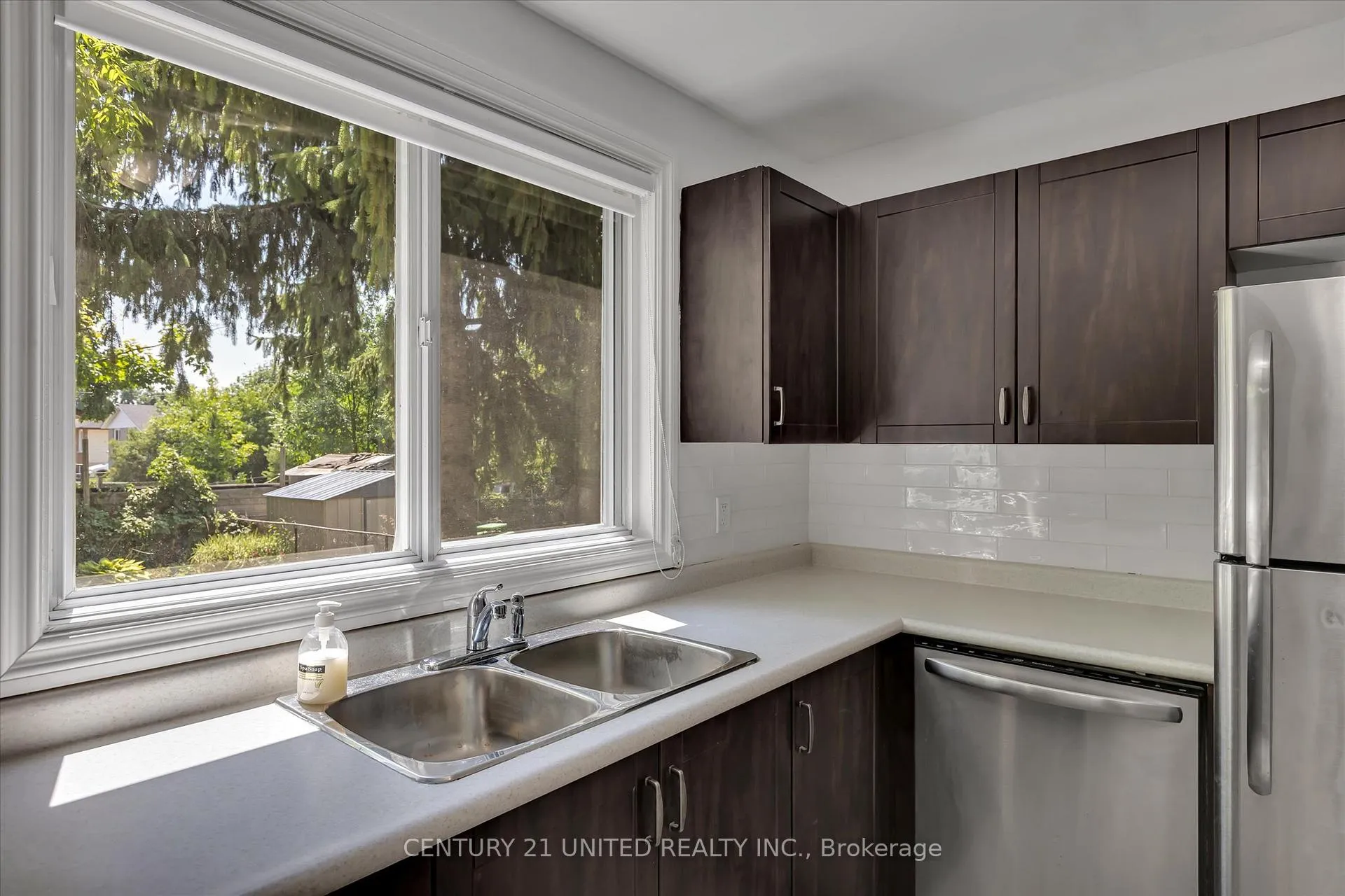 Photo 17 of 819 Cameron Street, Peterborough, Otonabee Ward 1 — HOMEH