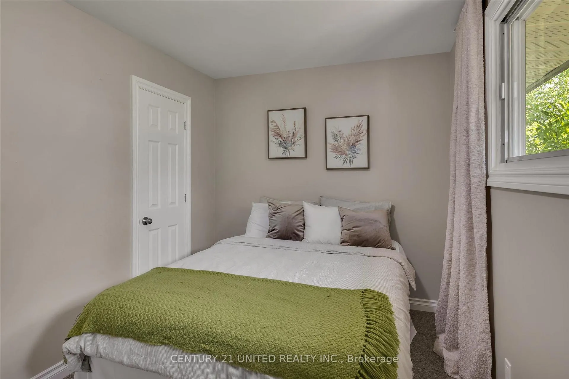Photo 24 of 819 Cameron Street, Peterborough, Otonabee Ward 1 — HOMEH