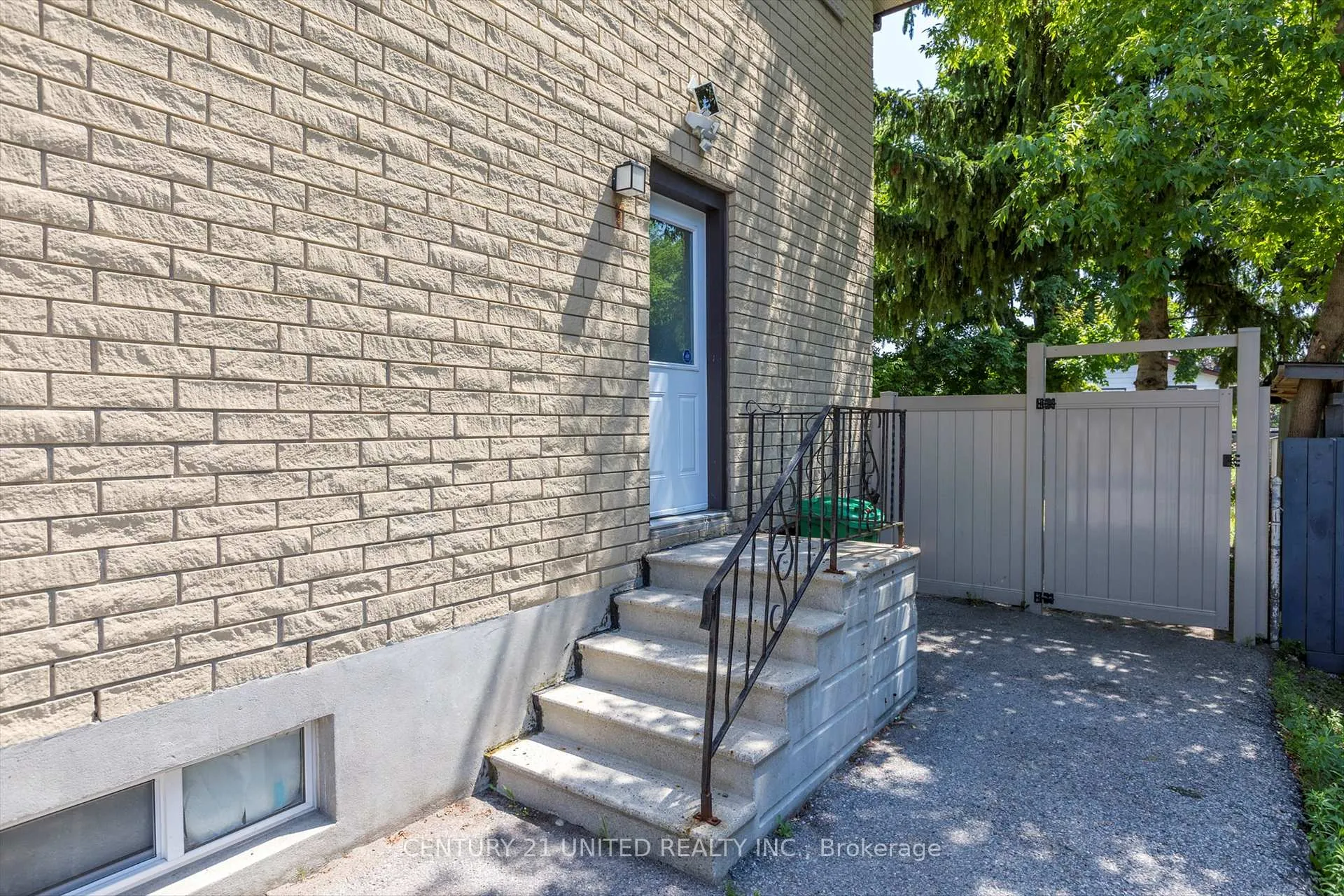 Photo 39 of 819 Cameron Street, Peterborough, Otonabee Ward 1 — HOMEH