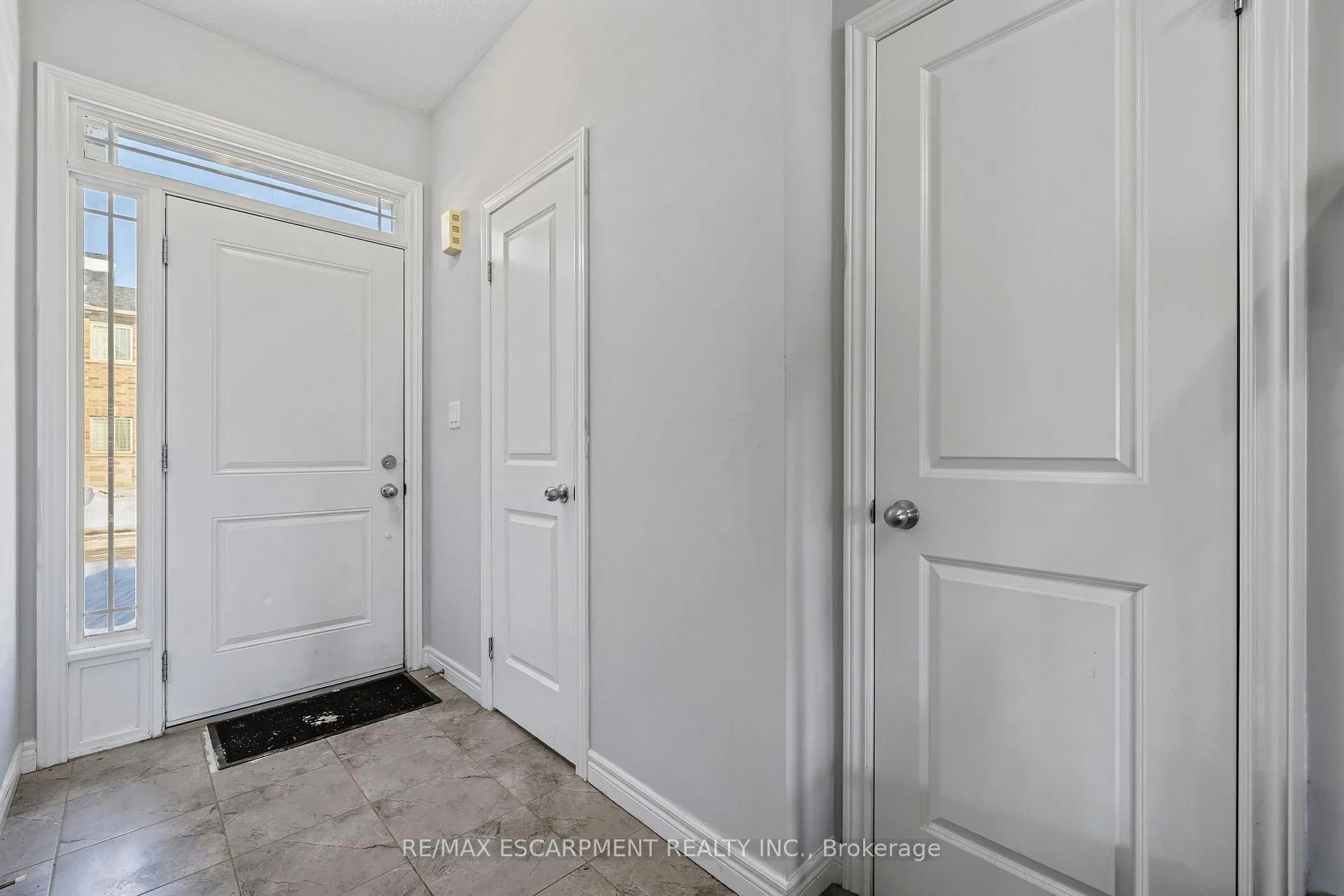 Photo 7 of 14 Serenity Lane, Hamilton, Rural Glanbrook — HOMEH