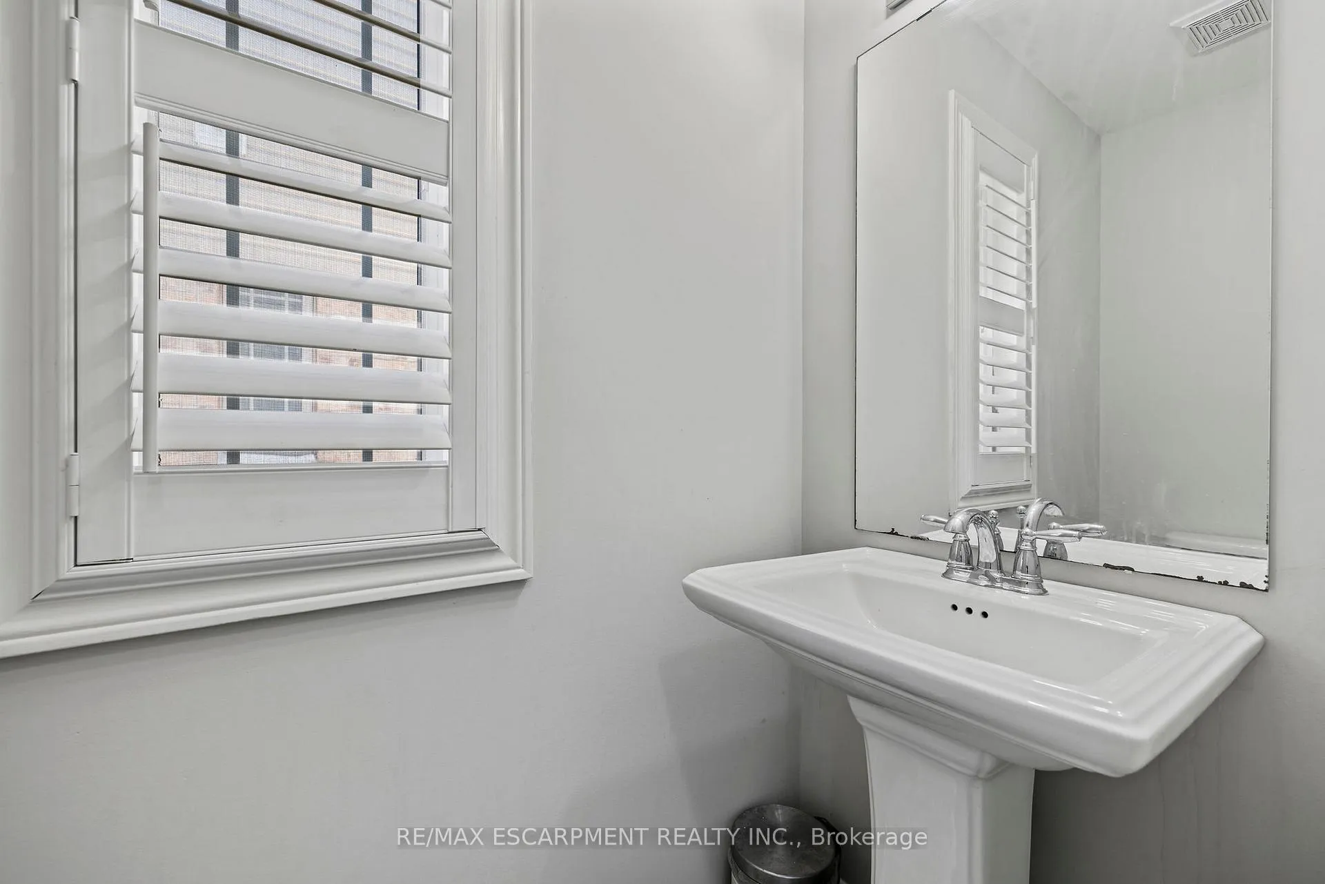 Photo 8 of 14 Serenity Lane, Hamilton, Rural Glanbrook — HOMEH