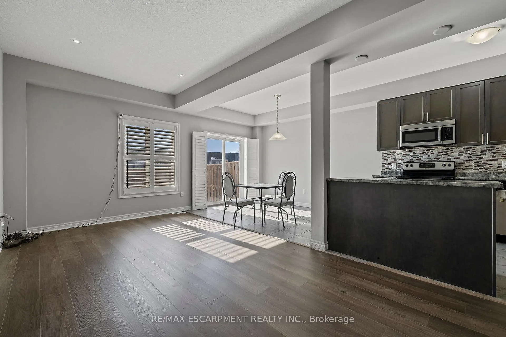 Photo 21 of 14 Serenity Lane, Hamilton, Rural Glanbrook — HOMEH
