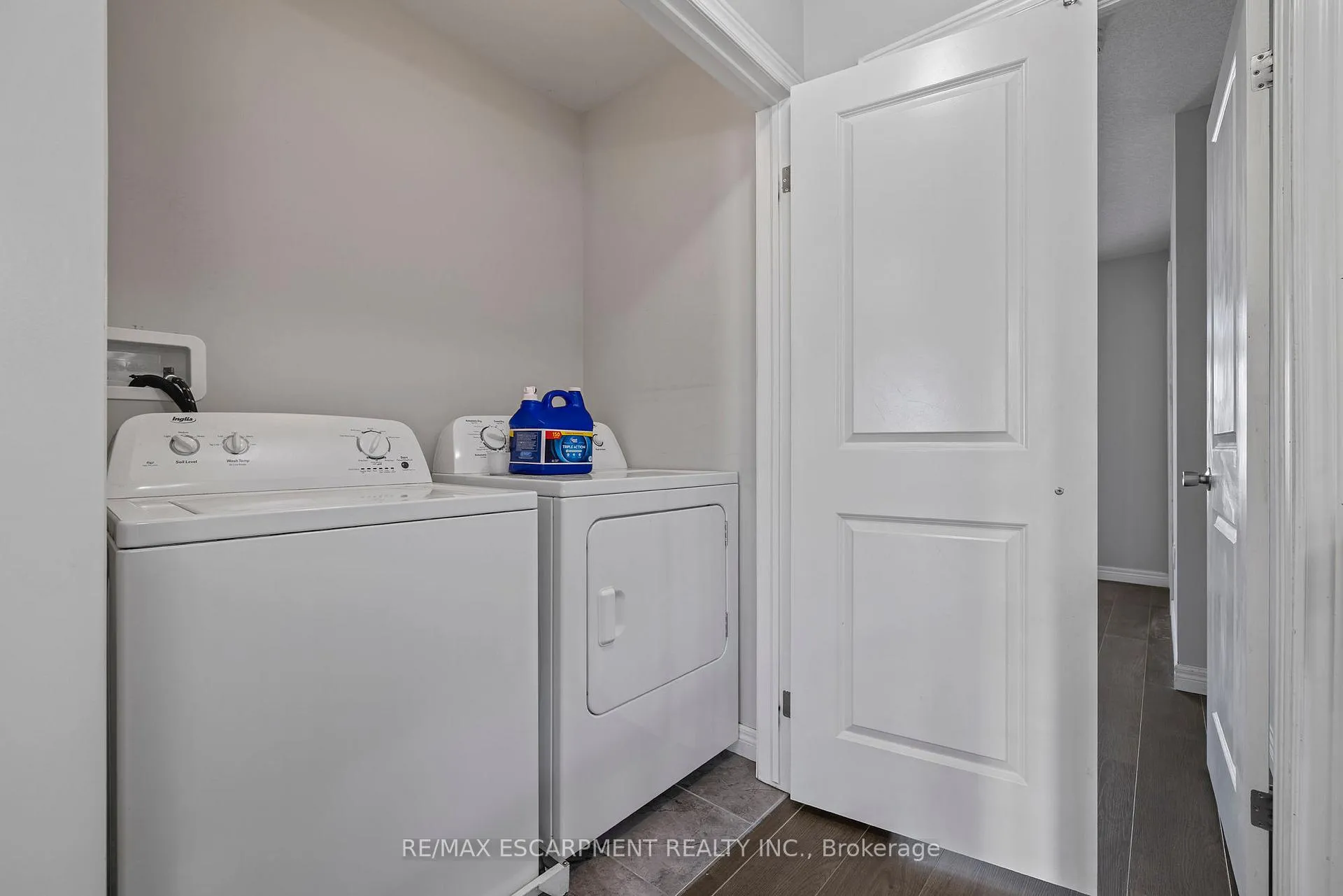 Photo 24 of 14 Serenity Lane, Hamilton, Rural Glanbrook — HOMEH
